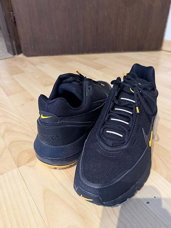Nike Scarpe da uomo: Nike Air Max Pulse schwarz/gelb 45 – Usato da Eglisau venduto da Gerr1ck 1