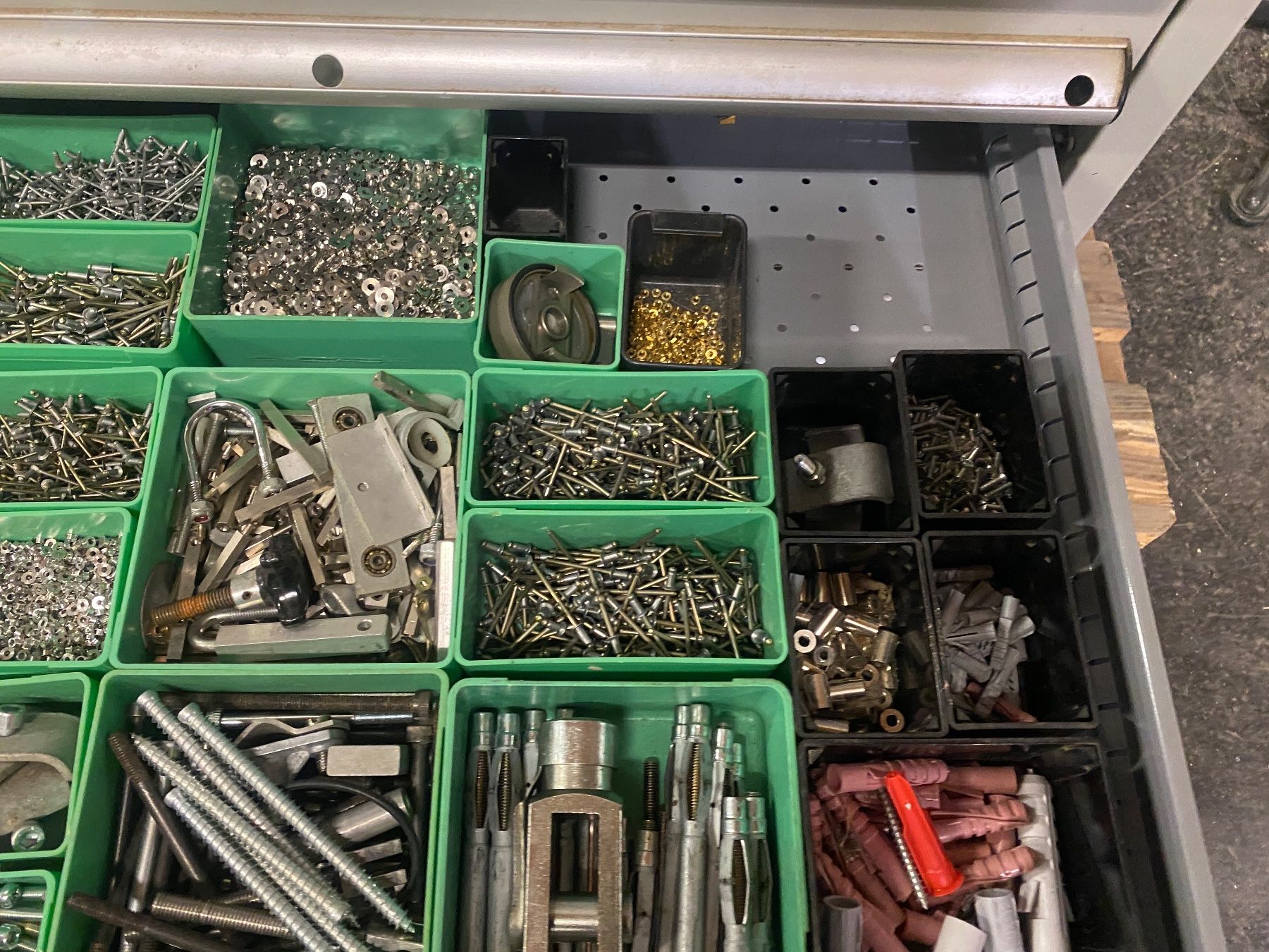 Behälter & Ähnliches: Einsatzkästen mit Inhalt ab 1.- – Gebraucht aus Wabern von HK-Design 3