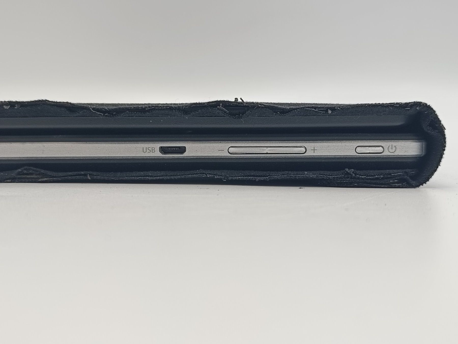 Trekstor Tablet PC: Trekstor Surftab Wintron 10.1 – Defekt aus Schlieren von 2nd-Life 4