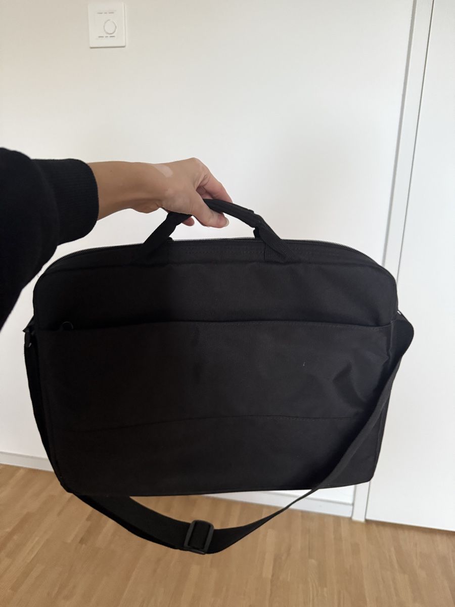Borse: Laptoptasche schwarz zu verkaufen – Nuovo (secondo la descrizione) da Zürich venduto da Bianca111_ 3