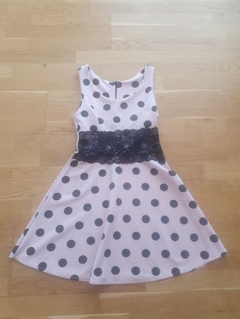  Kleid gepunktet mit Spitze Grösse XS