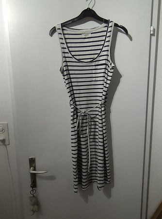 Kleid gestreift Grösse S Zalando Essentials