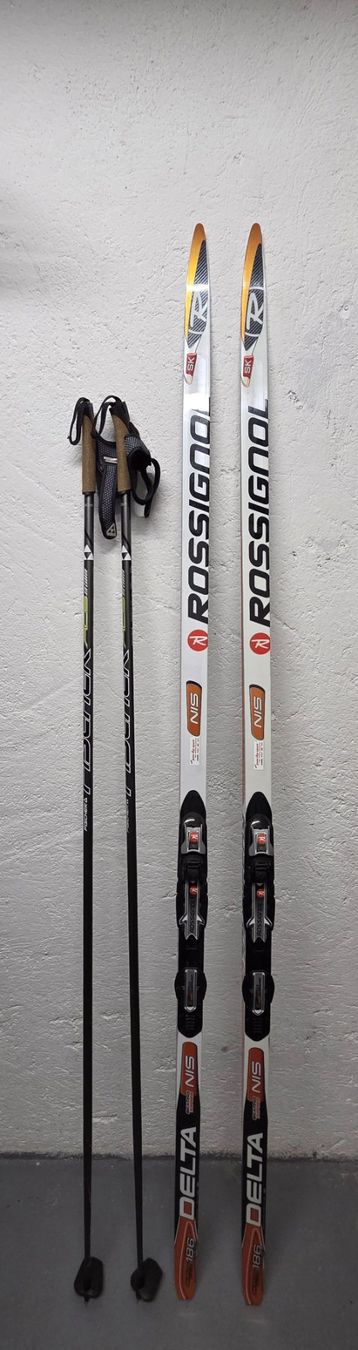 Rossignol Sci: Skating Langlauf-Ski & Stöcke – Usato da Chur venduto da DenLae01