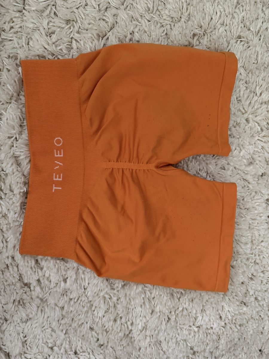 Teveo Leggings: Teveo Shorts (Timeless) – Usato da Münchenstein venduto da mia_bm9b