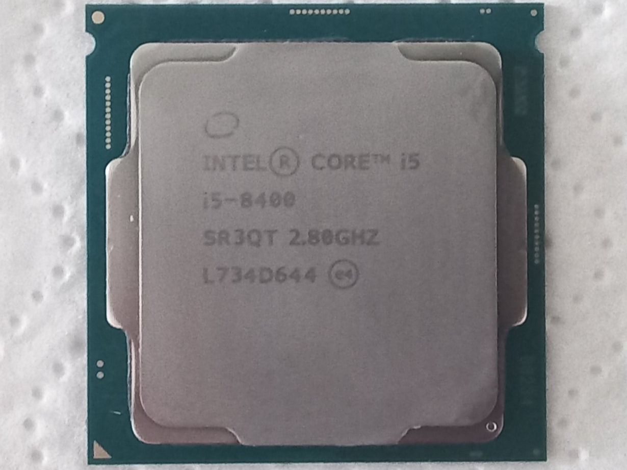 Intel Componenti elettronici: Intel Core i5, 8th Gen Prozessor (i5 8400) – Usato da Binningen venduto da Douglas.Q 1