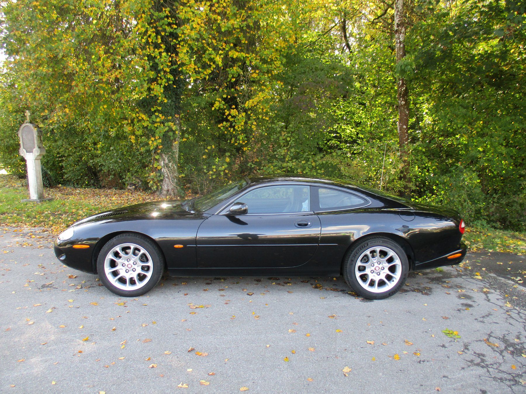 Jaguar Automobili: Jaguar XKR Coupé – Usato da Riedholz venduto da Riedholz-Garage 5