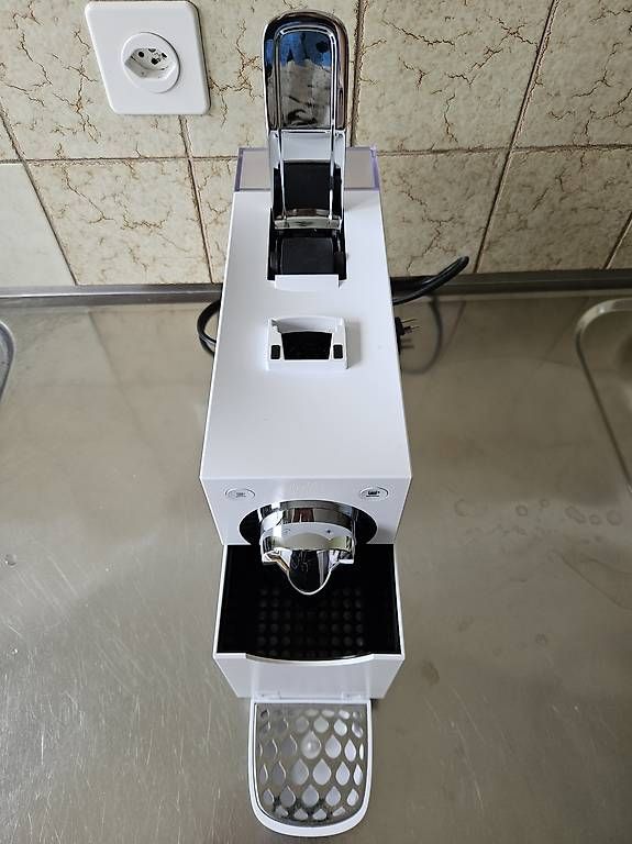 Delizio Kaffeemaschinen & Espressomaschinen: Machine à café à capsules Delizio – Gebraucht aus Sion von isa_line02 1