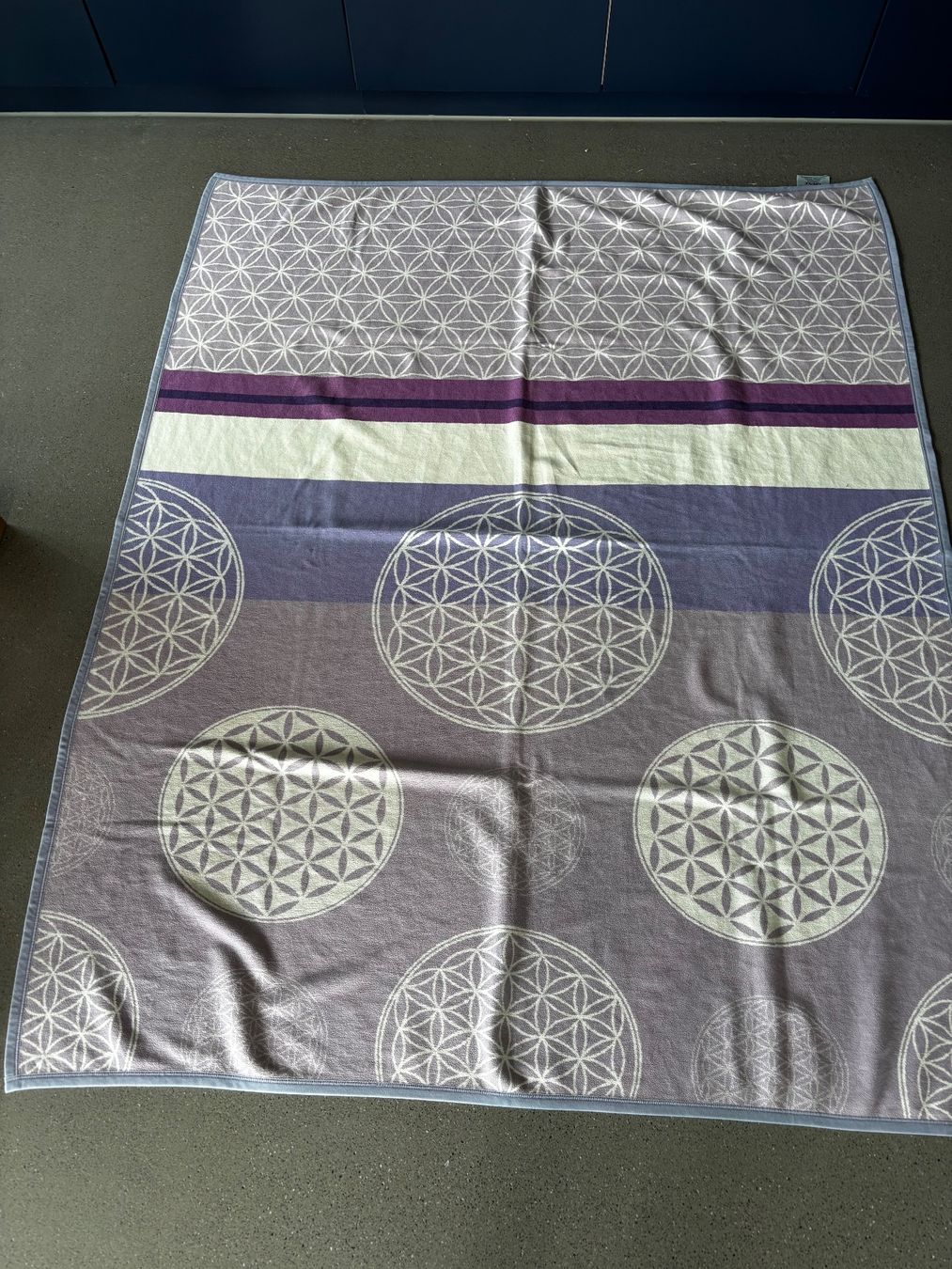 Coperte: Grosse Tagesdecke Blume des Lebens – Usato da Luzern venduto da sumsili