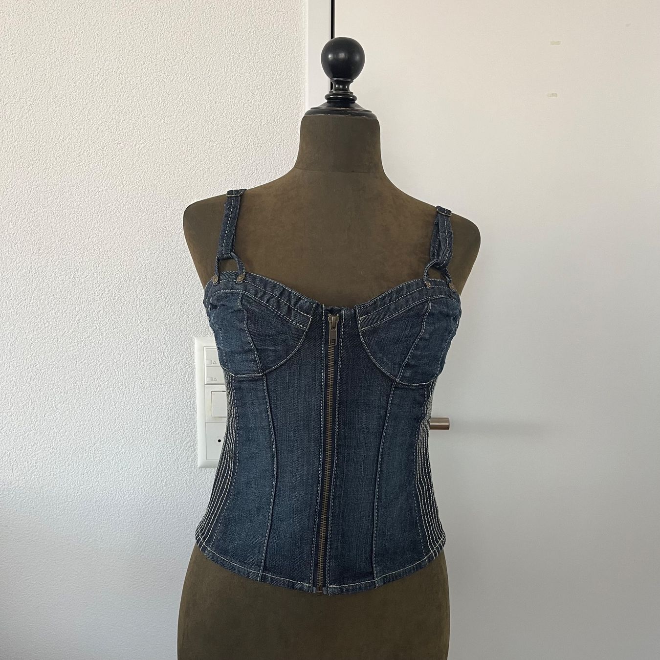 Guess Tops: Guess Jeans Corset – Neuf (Voir description) à Zug par Grc999