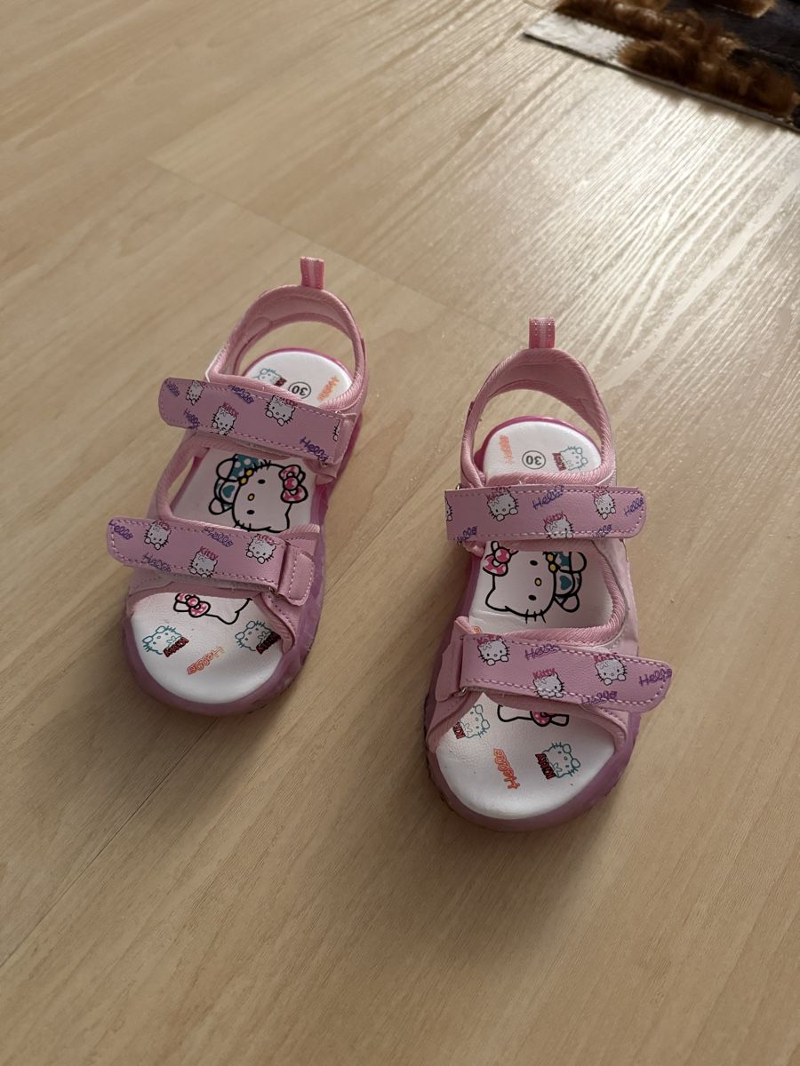 Scarpe per ragazze: Hello Kitty Sandalen Gr. 30 NEU – Nuovo (secondo la descrizione) da Rotkreuz venduto da Bikiii87