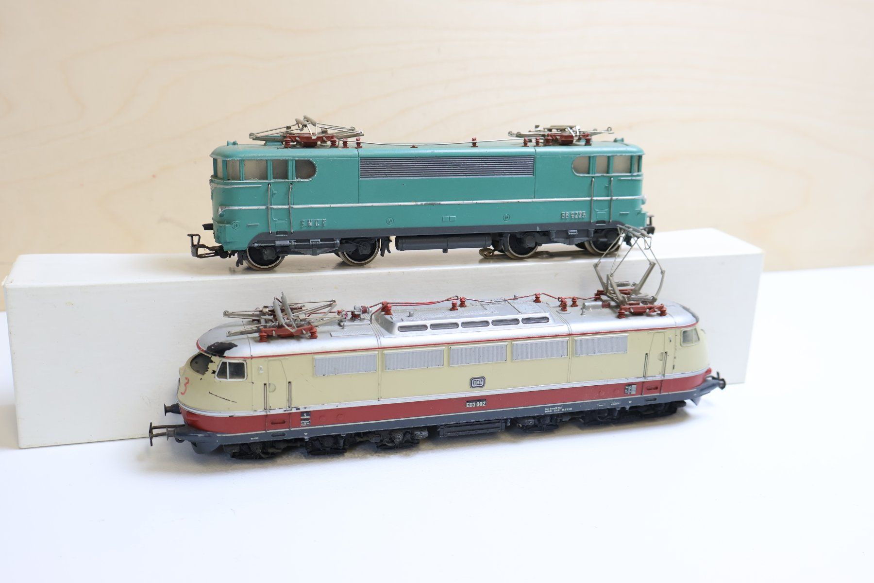Märklin Modellini di ferrovie: Märklin SNCF E-Lok + TEE E-Lok - H0 Doppelpack – Usato da Winterthur venduto da Monstera 5