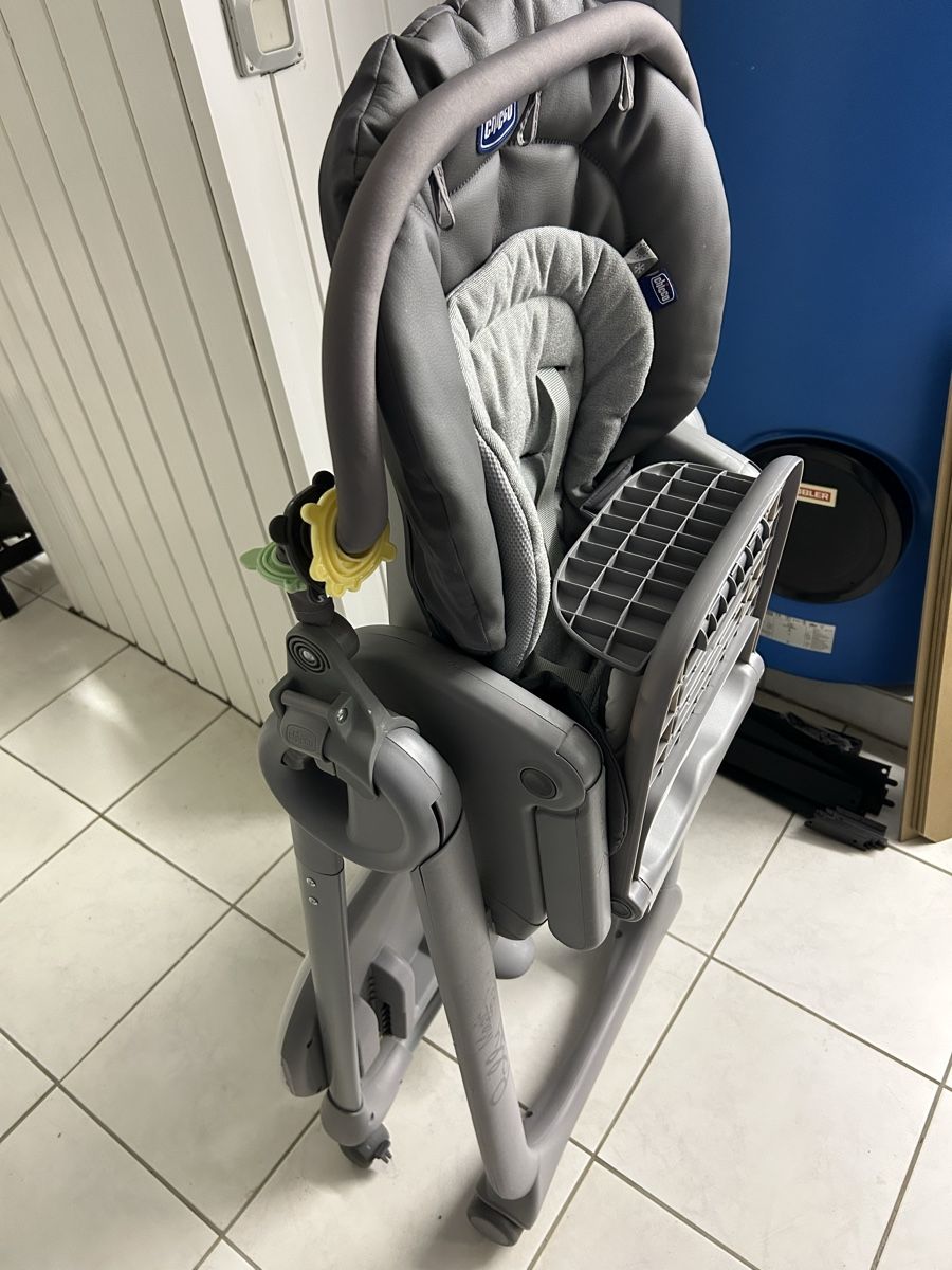 Chicco Seggioloni: Chaise haute Chicco Polly Magic grise – Usato da Kleinwangen venduto da aym_9m68 3
