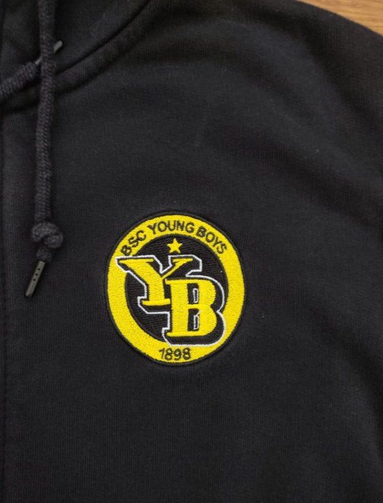 Nike Jacken: Young Boys Kapuzenjacke Gr M – Gebraucht aus Hemberg von kun_5pyb 1