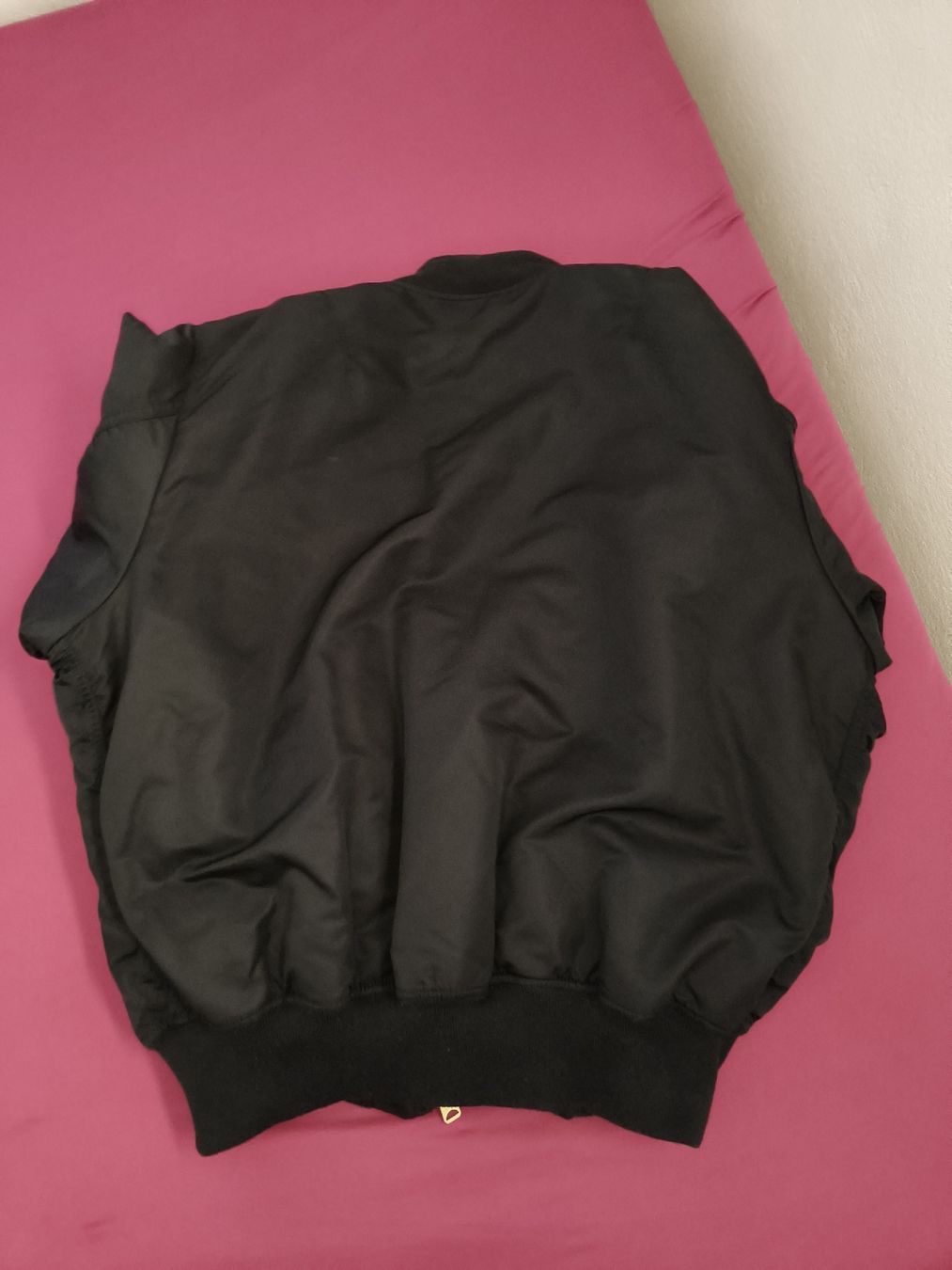 Vestes: Bomberjacke schwarz  – D'occasion à Turtmann par white17 1