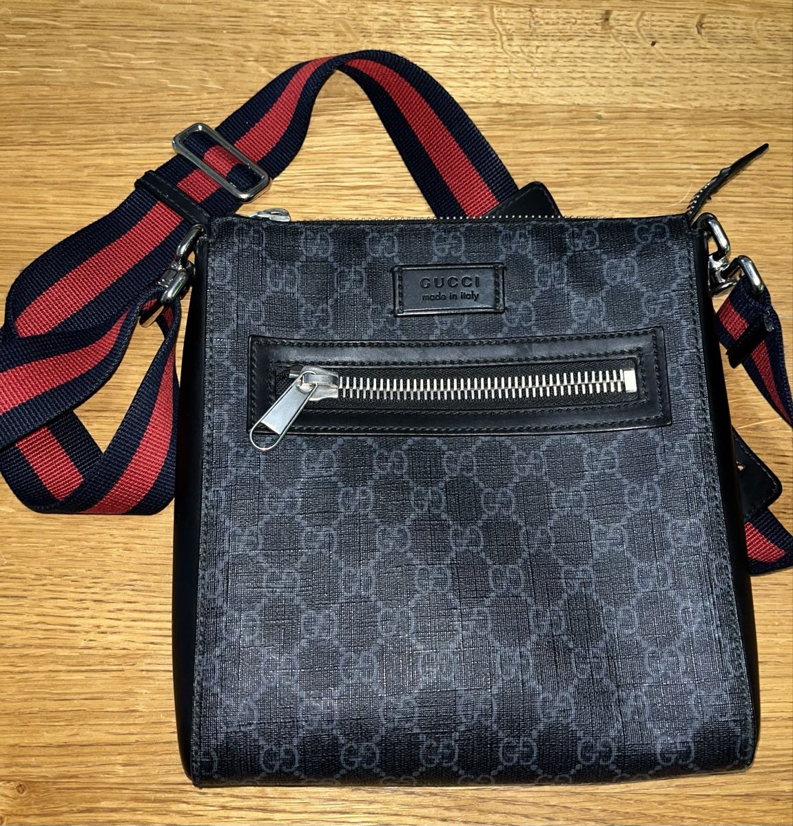 Gucci Altro in  Abbigliamento & Accessori: Sacoche Gucci noir  – Usato da Renens venduto da zahirham 4