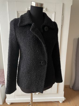 Schwarze Kurzjacke, Bouclé-Stoff, Grösse S