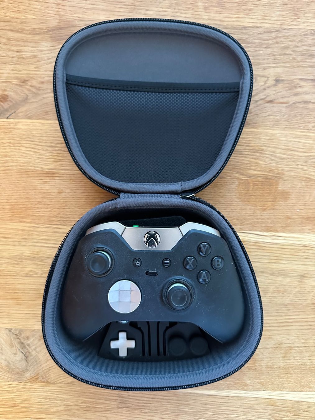 Controller: Xbox Elite Wireless controller Serie 2 inkl. Zubehör – Usato da Oberweningen venduto da rst_f2vm
