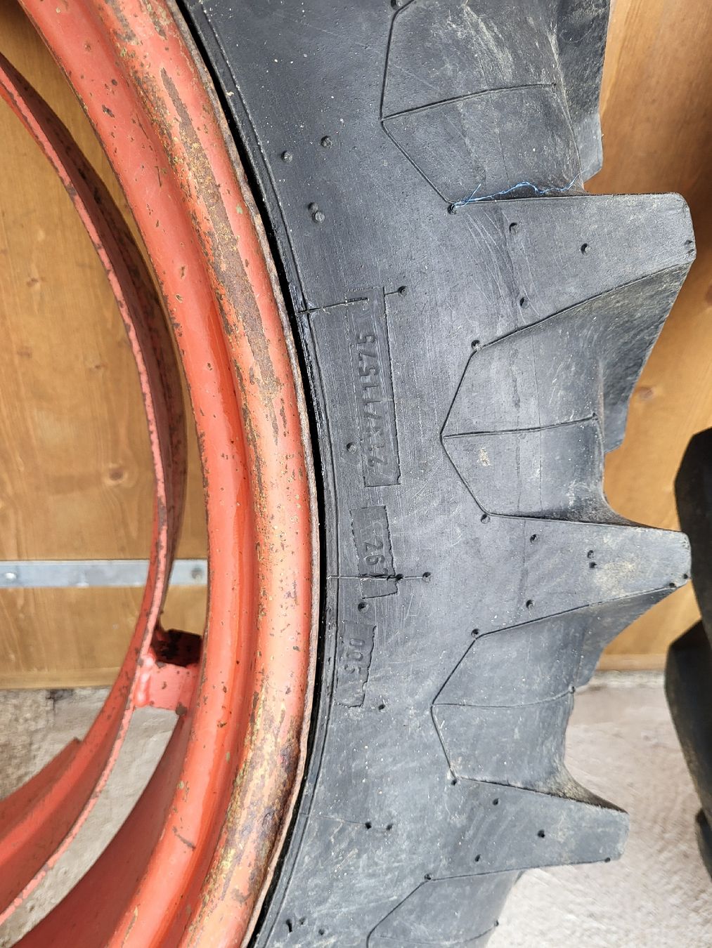 Pneus & Roues: Doppelrad Traktor 9.5R36 – D'occasion à Höfen b. Thun par Super75 8