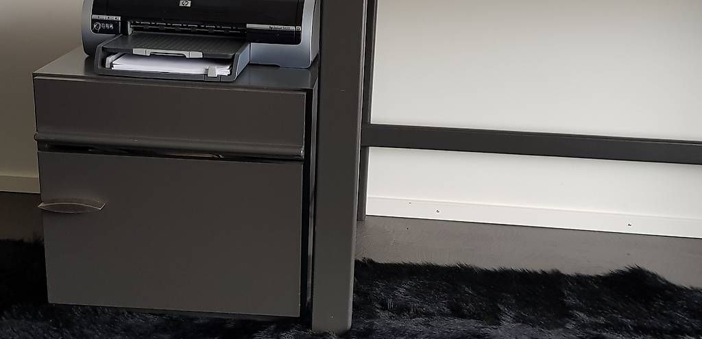 Schreibtische: Schreibtisch, Schreibtischstuhl und Rollcontainer – Gebraucht aus Fruthwilen von laura0209 3