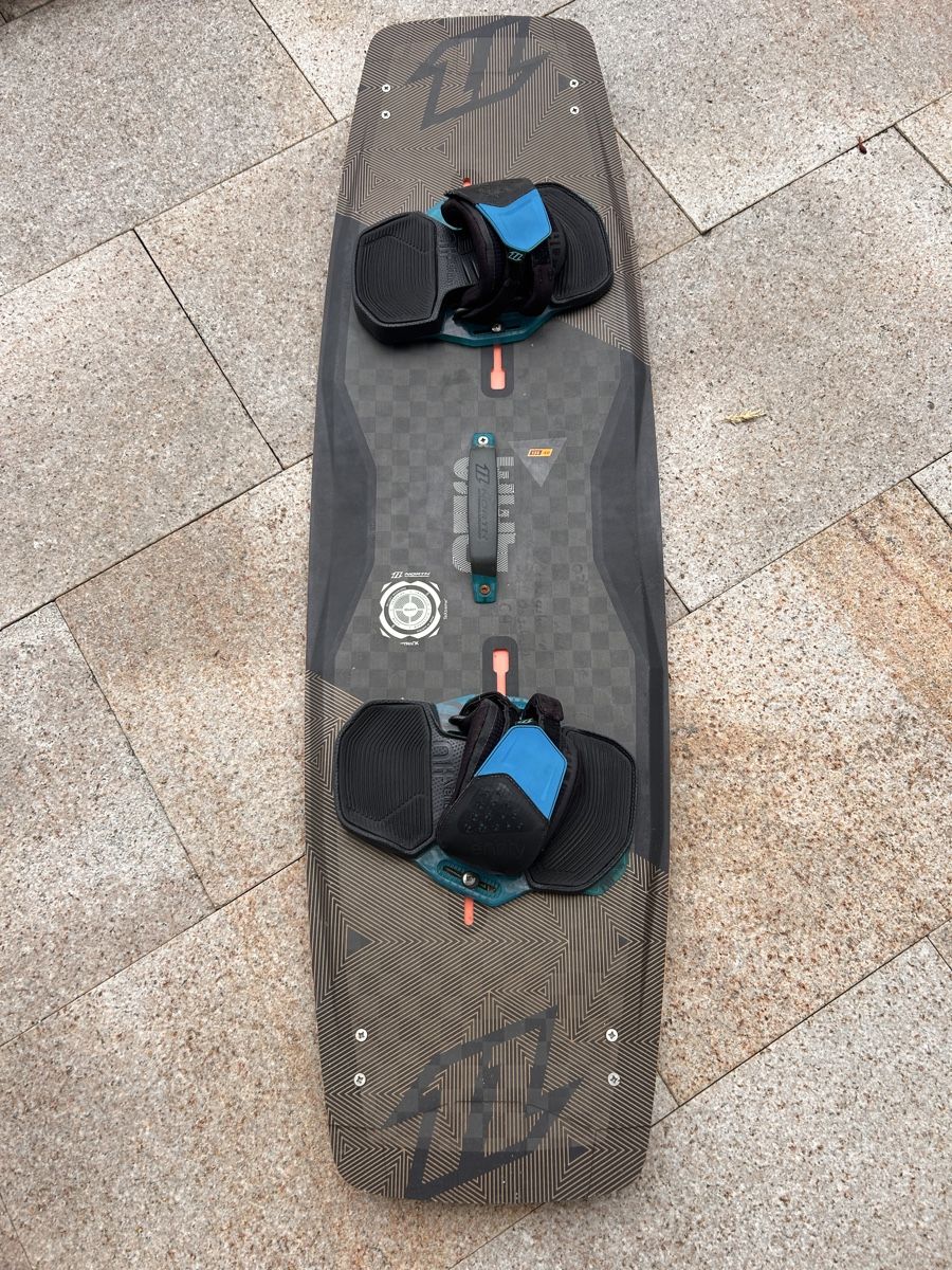 North Planches de surf: North Kiteboard Select 135/40 – D'occasion à Degersheim par Zybax