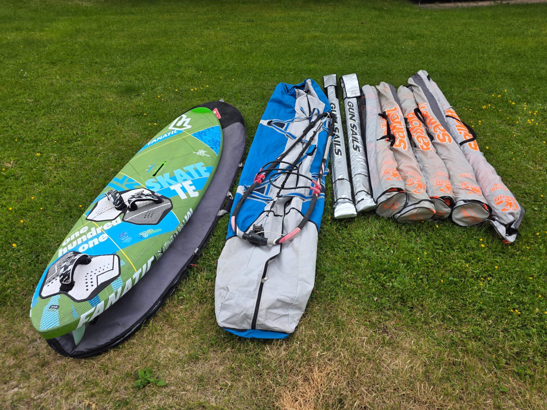 Tavole da surf e di nuoto: Top Windsurf freestyleset Fanatic Skate101 sailoft4.0-5.6 – Usato da Unterterzen venduto da Twandy4