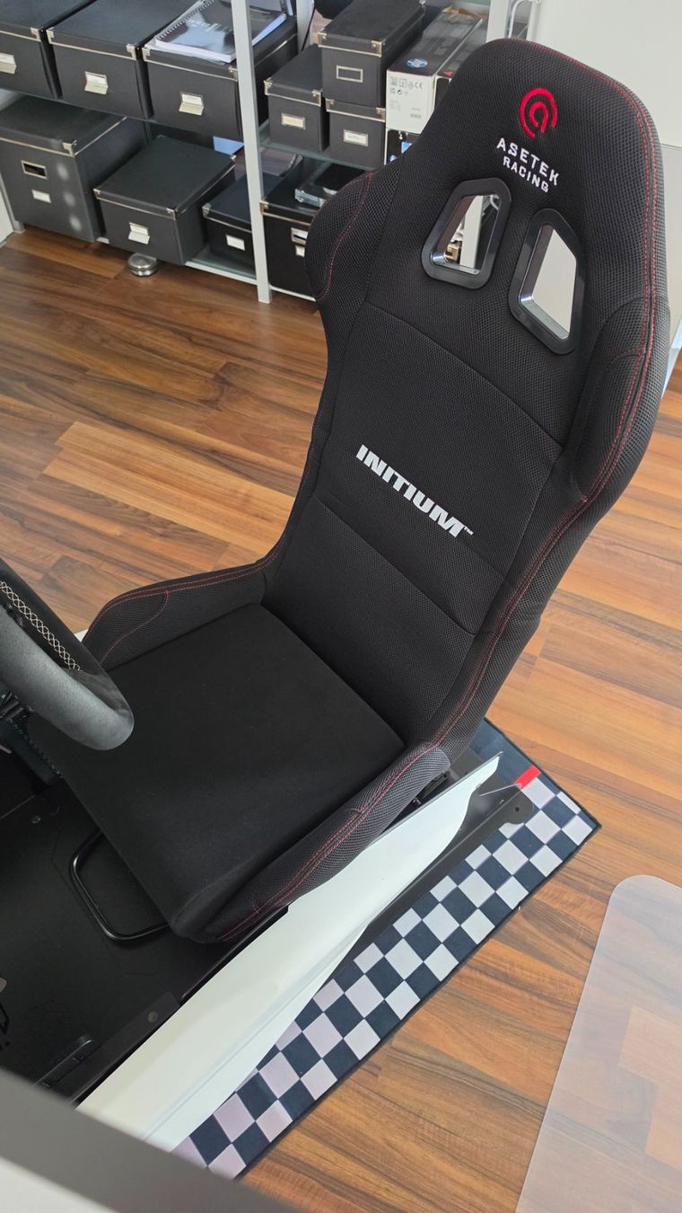 Sedie: Asetek Racing Initium Kompakt - Simracing Sitz, klappbar – Nuovo (secondo la descrizione) da Möriken AG venduto da AeB_Audiophile 4
