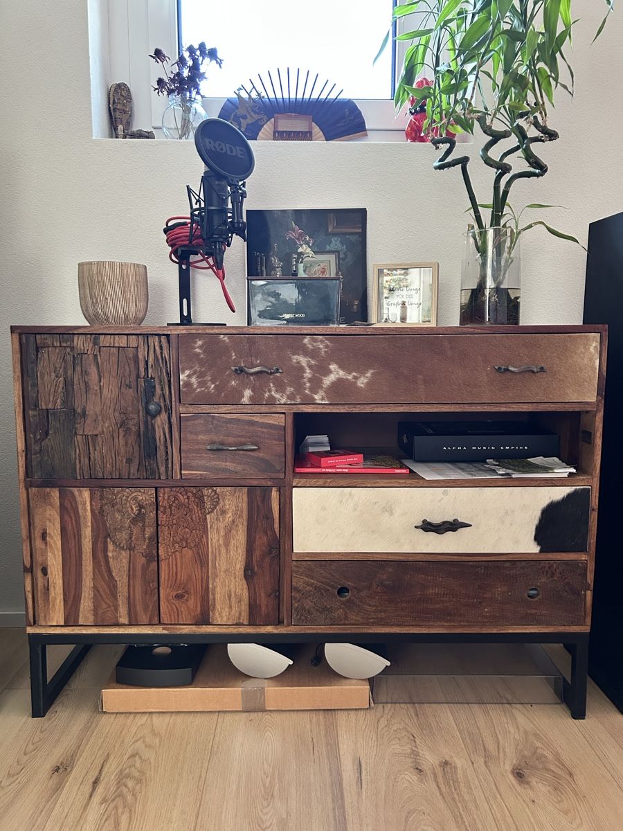Commodes: Mangoholz Kommode Kare Design – D'occasion à Detligen par cel_h8kg