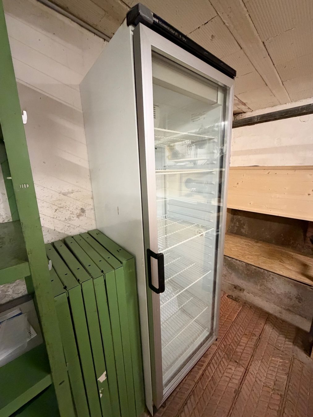 Fust Kühlschrank: Kühlschrank mit Glastür – Gebraucht aus Eschlikon TG von ArtRec 7
