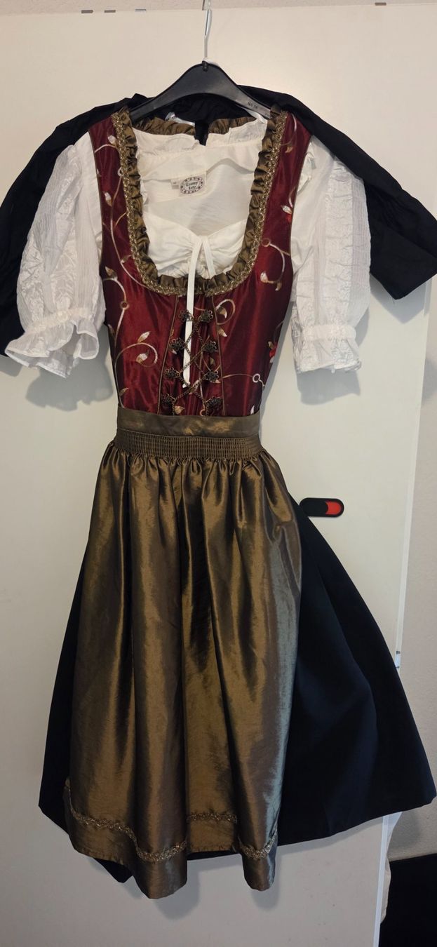 Robes: Dirndl /Trachtenkleid /Tracht – D'occasion à Bremgarten b. Bern par Marge7979 4