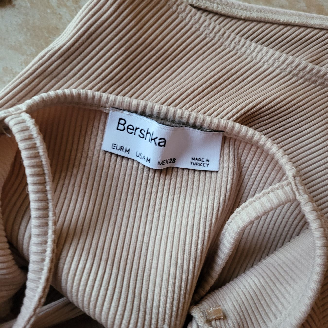 Lotti di vestiti: 2 tops +1 boddy – Usato da Sion venduto da Oonathoo 4