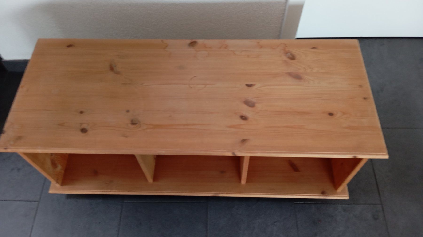 Mobili TV: Fernsehmöbel mit 3 Fächern. Länge 1m, Höhe:40cm,Breite 41cm – Usato da Niederscherli venduto da Mirka5 2