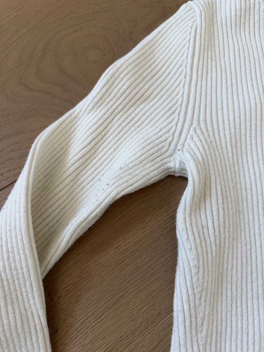 Maglioni & Felpe: Rollkragenpullover RESERVED weiss Grösse M – Usato da Winterthur venduto da saram26 2