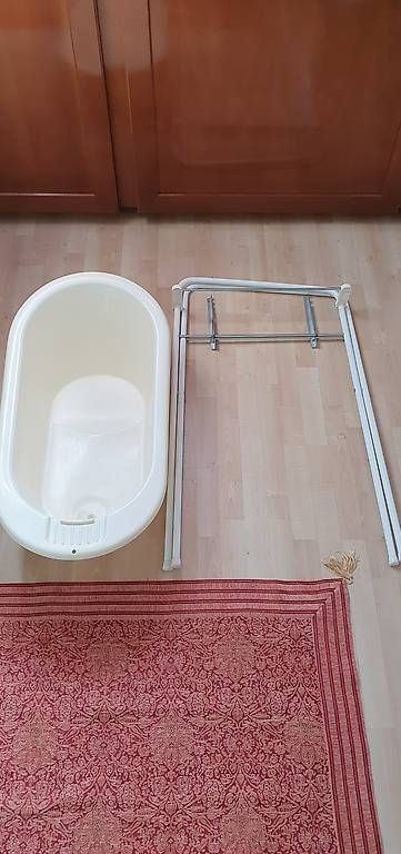Vasche da bagno: Babybadewanne mit Metallgestell – Usato da Langenthal venduto da hab_zw5p 4