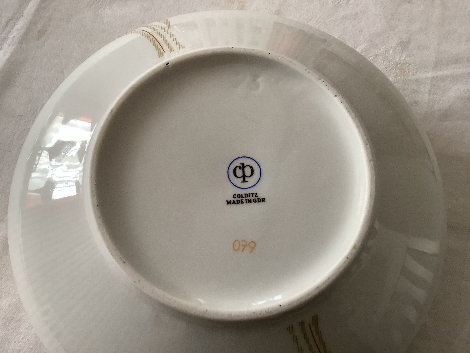 Schalen: Porzellan Schüssel – Gebraucht aus Wädenswil von Jsi.Z01 2