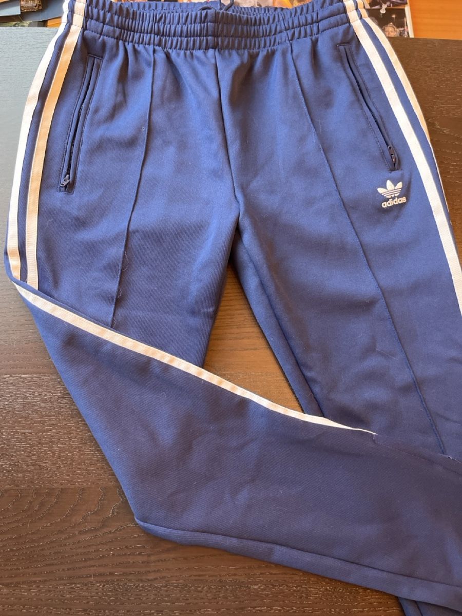 Adidas Pantalons: Adidas Trainerhosen blau – D'occasion à Einsiedeln par sandramon