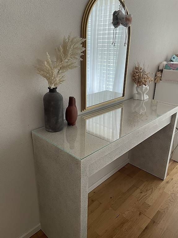 Ikea Tavoli da trucco: Ikea Schminktisch Stein Optik – Usato da Islikon venduto da l.ina3