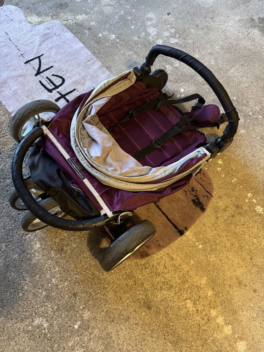 Kinderwagen: Kinderwagen  – Gebraucht aus Oberägeri von MW.1986 3