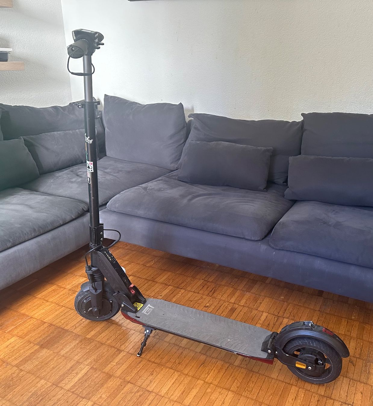 Scooter: E-scooter E Twow Sehr Schnell – Usato da Zürich venduto da pih_qm9l