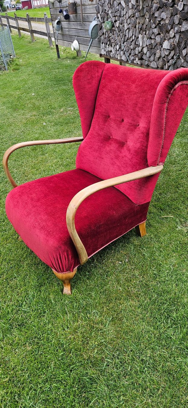 Poltrone: Roter Ohrensessel im Vintage-Stil – Usato da ZIHLSCHLACHT venduto da Raja9 1