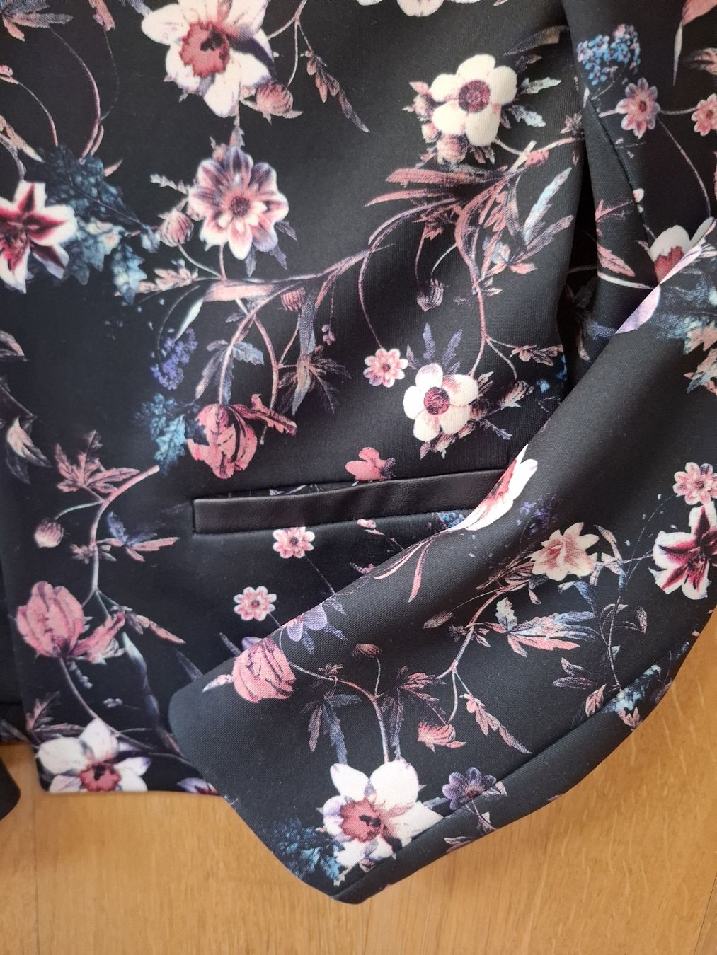 Zara Giacche: Zara Basic Blazer mit Blumenmuster, Gr. S, Top Zustand! – Usato da Goldach venduto da Helen2017 3