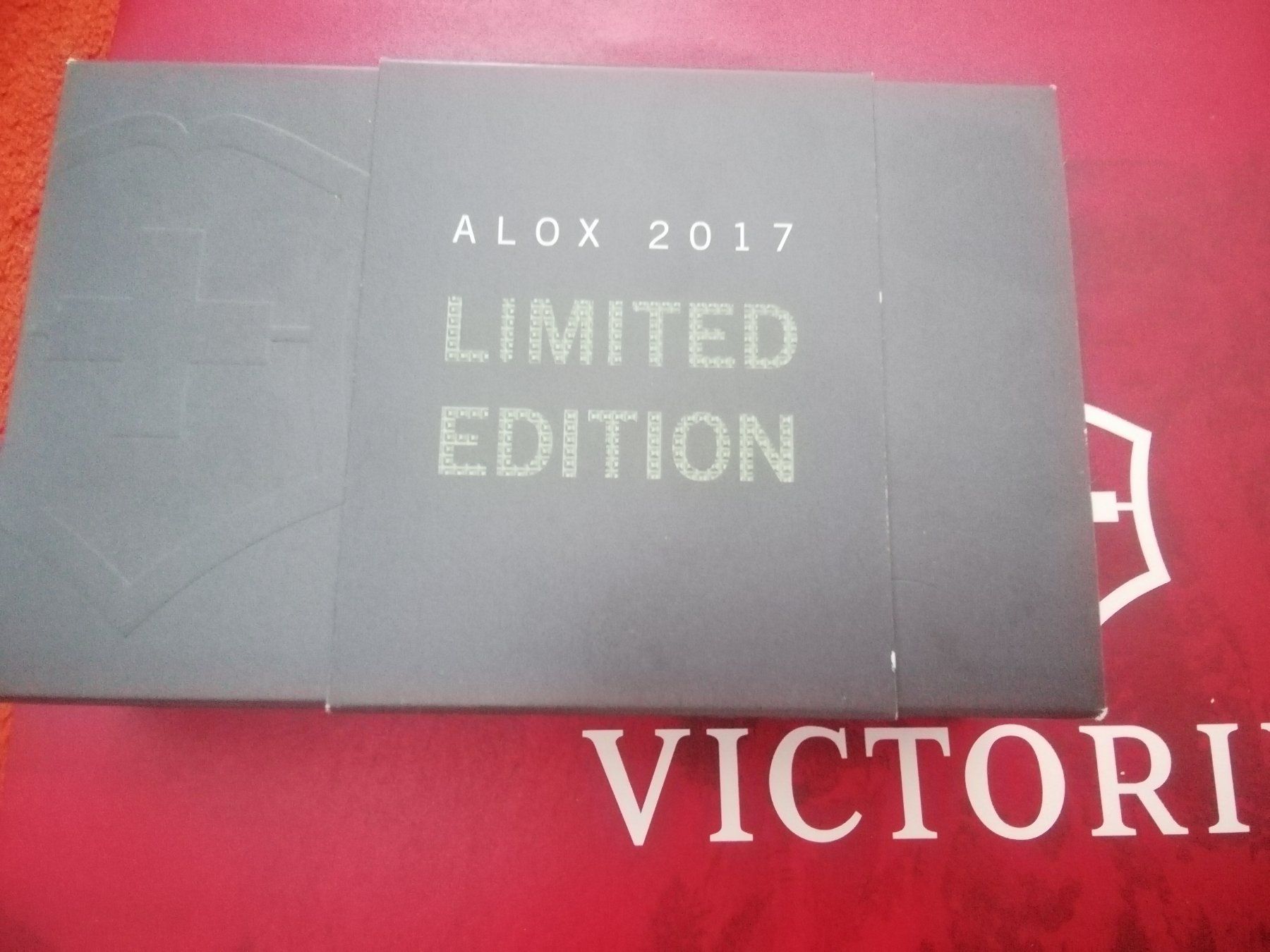 Victorinox Coltelli tascabile: Viktorinox alox Cadet 2017 – Nuovo e nell'imballaggio originale da Fahrweid venduto da Chroni55 2