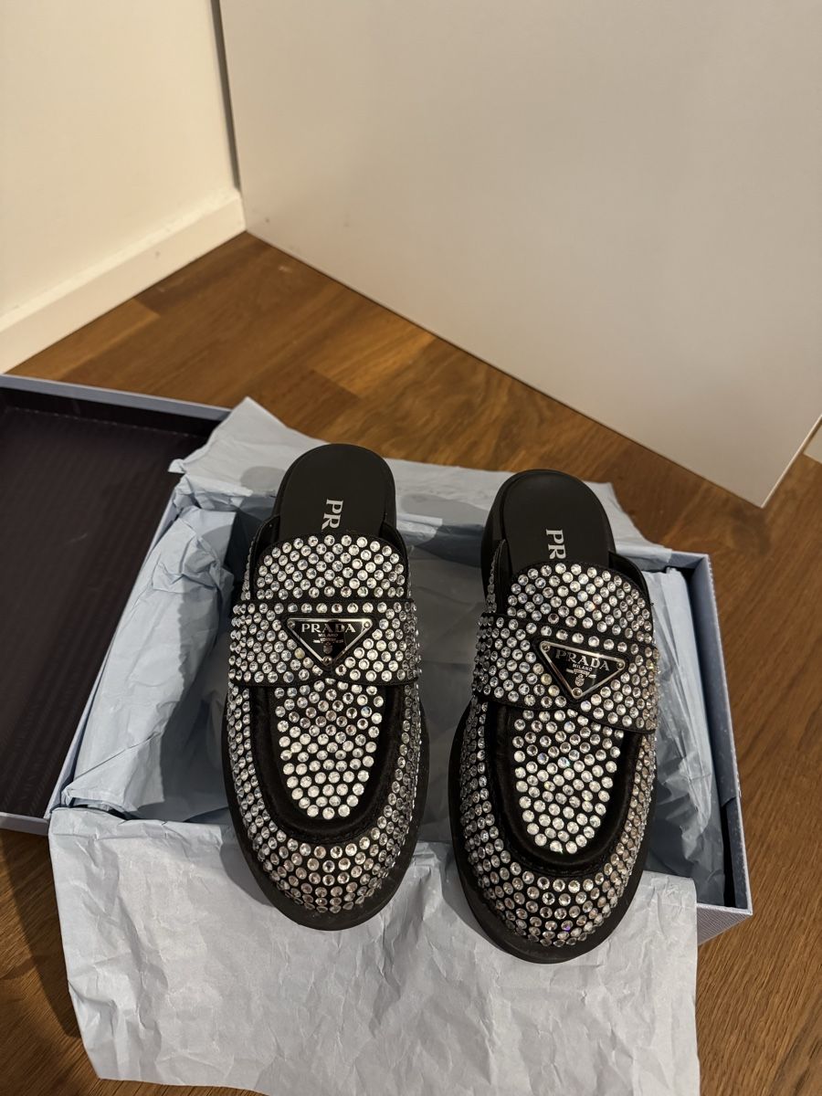 Prada Chaussures femmes: Prada crystal loafers/mules – D'occasion à Zürich par annysclo