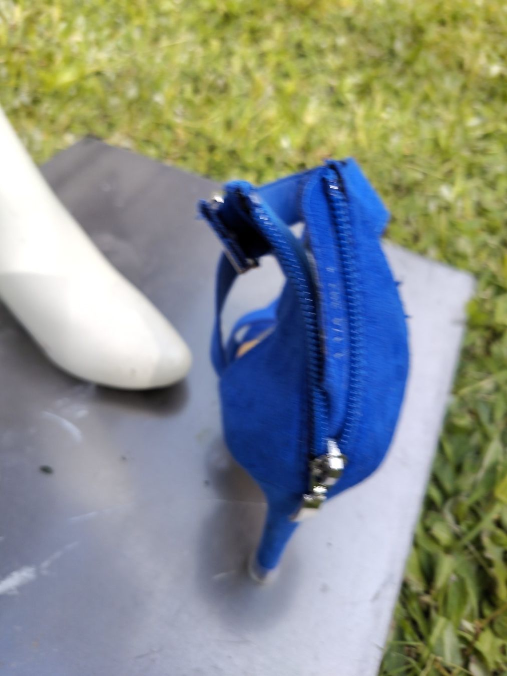 Scarpe da donna: Damen Pumps, Blau, Gr. 37 – Nuovo (secondo la descrizione) da STEFFISBURG venduto da Sumerstorm 2