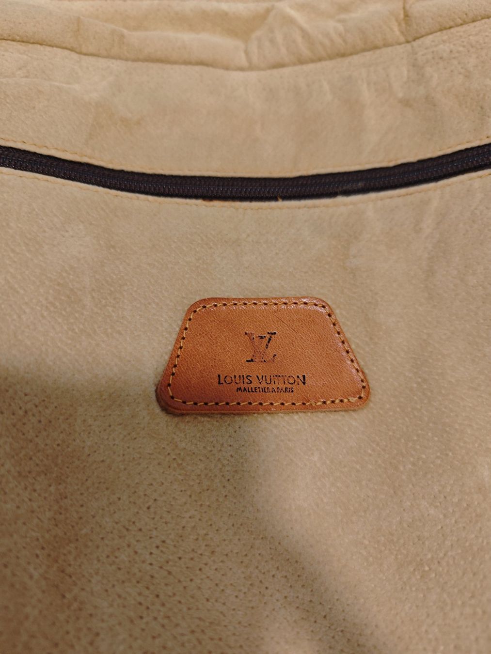 Louis Vuitton Borse: Louis Vuitton Reisetasche Monogram Vintage ab Fr. 1.- – Usato da Gunzgen venduto da 0Aurin0 6