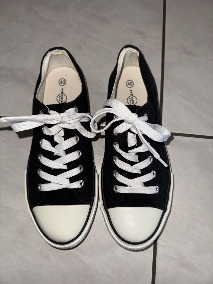 Scarpe da donna: Schwarze Stoffschuhe, Grösse 40 – Usato da Hergiswil NW venduto da kaufe_bei_kaufmann