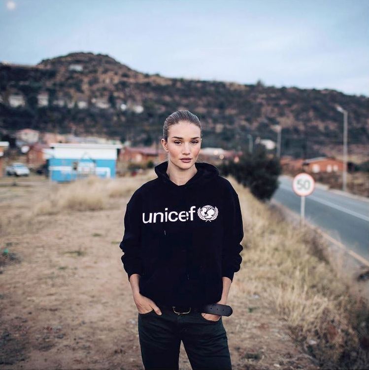 Exklusiv: UNICEF HOODIE - XL 2