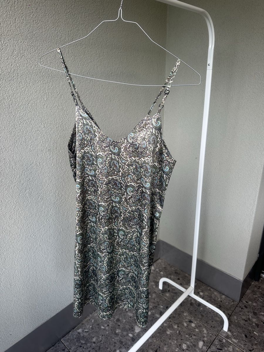 Kleider: Sehr schönes, gemustertes Kleid – Gebraucht aus Volketswil von hal_65hj 1