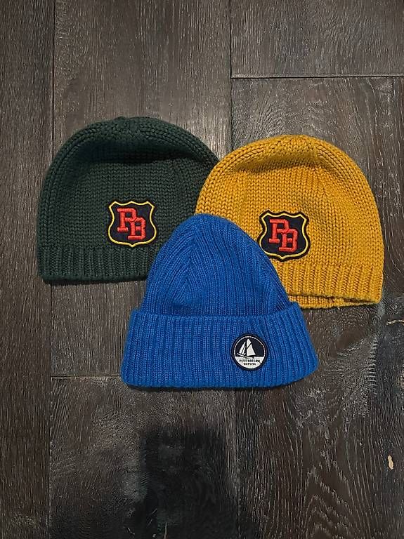 Autres vêtements garçon: 3 bonnets Petit Bateau Taille 50 – D'occasion à Petit-Lancy par areyouinterested