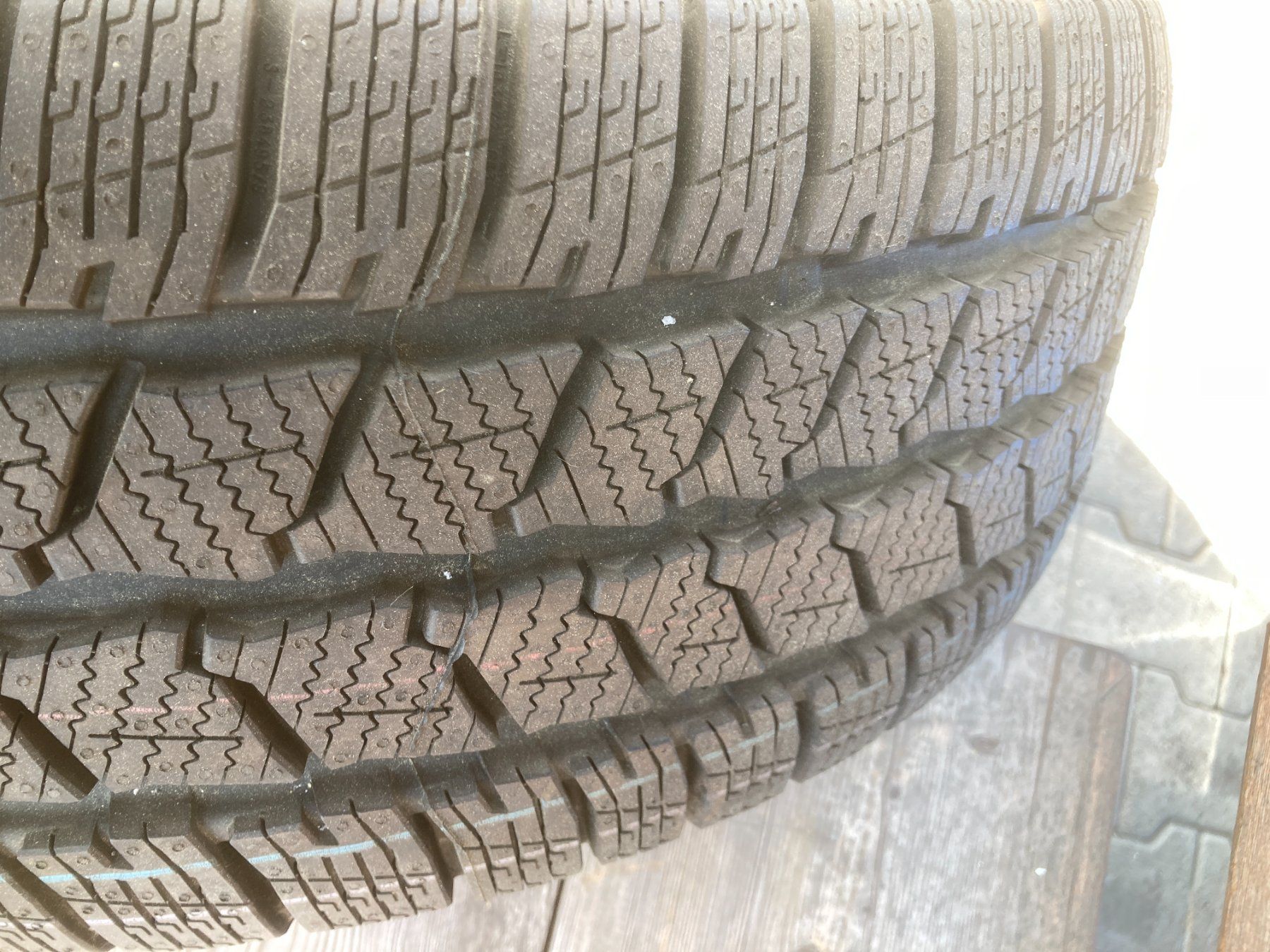 Volkswagen Pneumatici & Ruote complete: VW Crafter Ersatzrad 235/65R16C – Usato da Cham venduto da WB2223 7