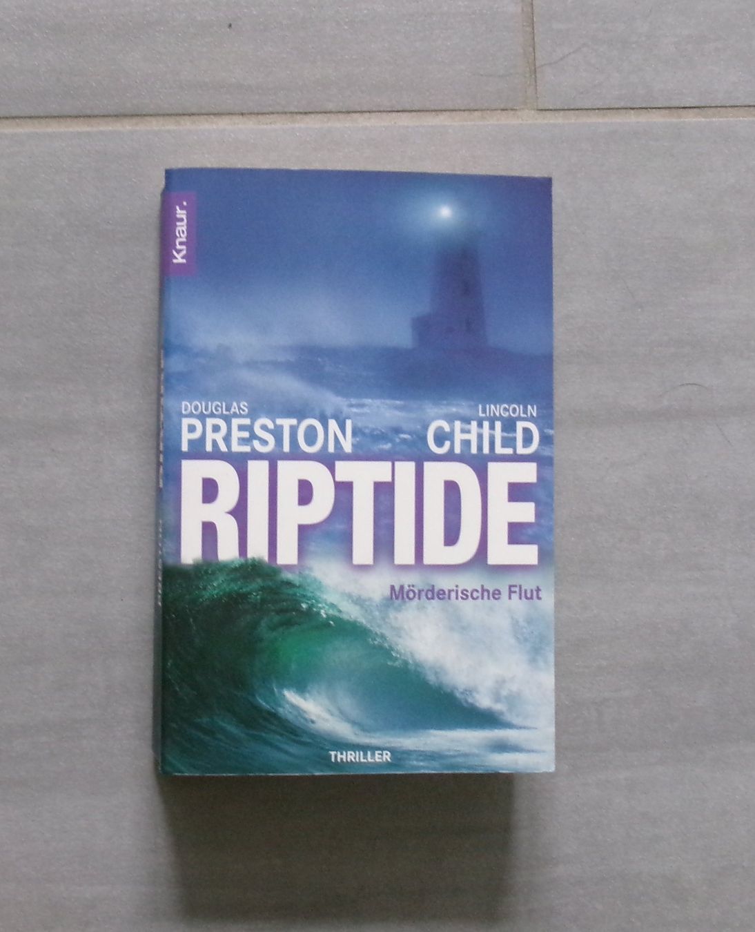 Libri: Preston Douglas - Riptide / Thriller – Usato da Schaffhausen venduto da buecherlaus-thriller